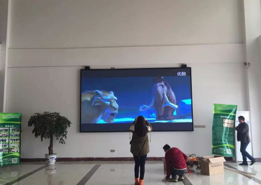 LED全彩顯示屏如何與移動設(shè)備連接?？長沙吉進(jìn)電子告訴你