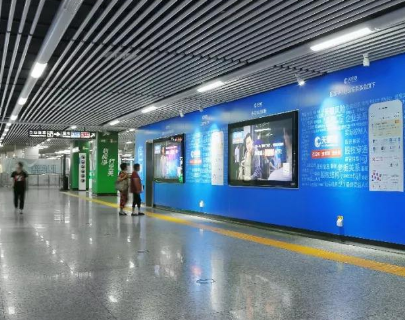 地鐵站不同區(qū)域?qū)κ覂?nèi)全彩led顯示屏要求有哪些？